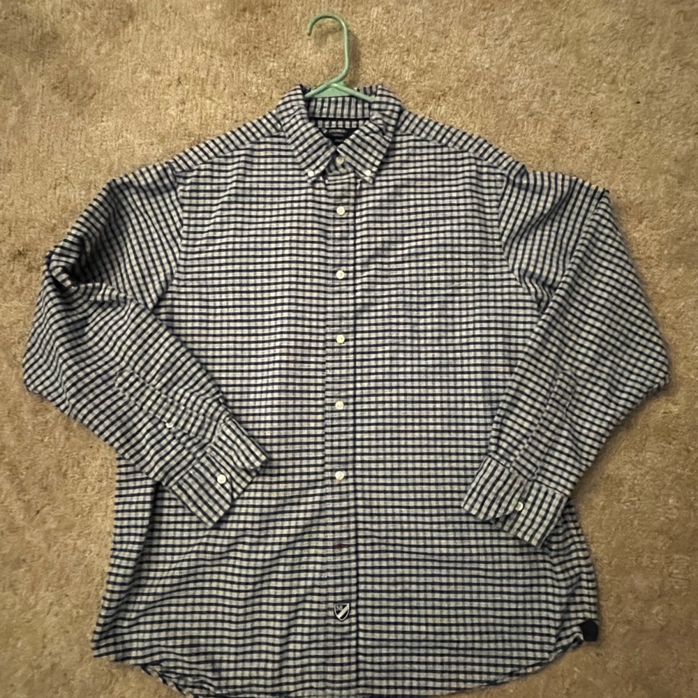 Cremieux Classics button up dress shirt. Grey and blue plaid design.